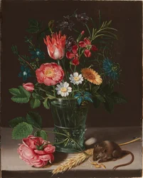Blomster i en vase med en nappende mus.