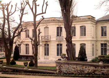 Udsigt over paladset af grevinde Jeanne Becu, grevinde (eller madame) du Barry, elskerinde til Louis XV, realiseret af arkitekt Claude Nicolas Ledoux (1736-1806) i Versailles
