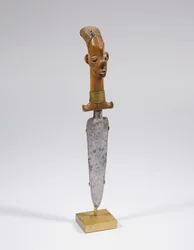 Mangbetu kniv (træ og metal)