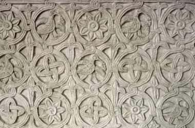 Detalje fra en udskåret skærm, 9.-10. århundrede (udskåret sten)