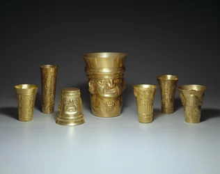 Bægere, 900-1100 (guld)