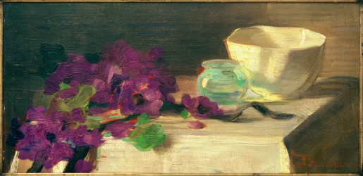 Stilleben med anemoner, glasvase og porcelænsskål
