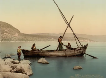 Fiskerbåd på søen, Tiberias, Det Hellige Land, ca. 1890-1900 (fotokromtryk)