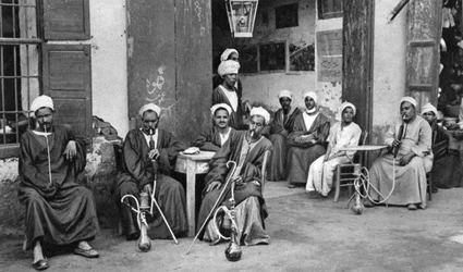 Arabisk cafe i Esna, syd for Luxor, Egypten, c1922