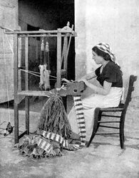 Kvinde væver med halm på en håndvæv, Fiesole, nær Firenze, Italien, 1936
