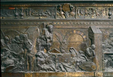 Kristi opstandelse. Detalje. Lavt relief af højre prædikestol