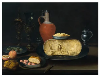 Et stilleben med ost, smør, brød, rejer, appelsiner, oliven og vin på et bord