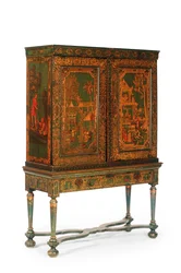 Samlerskab på stativ, ca. 1700-30 (forgyldt & grøn Japanning) (se også 780666-7)