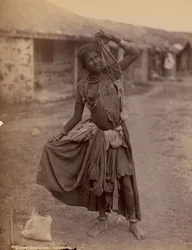 [En Gypsy Dancing-Girl, Kathiawar], ca. 1915.