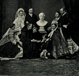En kongelig familiegruppe, 10. marts 1863, c1897.