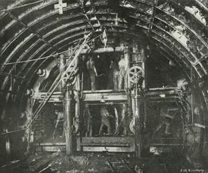 Kørsel af tunnelen for Waterloo og City Railway, c1897