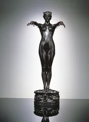 Circe (bronze)