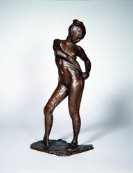 Dancer Fastening the Strings of Her Tights, ca. 1885-90, støbt 1919 (bronze)