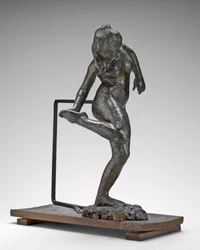 Danser ser på hendes højre fodsål, ca. 1890
