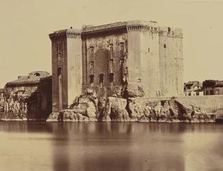 Tarascon. Slot
