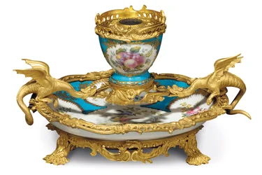 En William IV Sevres-stil turkis jordencrier, porcelæn sandsynligvis 1700-tallet, ormolu c.1835-40