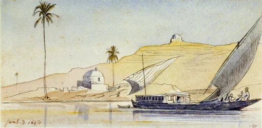 En stor egyptisk fellucca på Nilen (Egypten), foran de stejle bredder, med en palme og to hvide marabouter, som fremhæver landskabets ørkenaspekt.