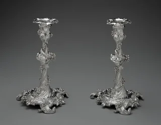Et par lysestager, ca. 1755-56 (sølv)