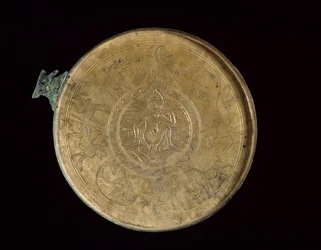 Interiør af et spejl med indgraveret figur af Harpocrates, lotusblomster og mytiske dyr, 100 f.Kr. - 100 e.Kr. (støbt bronze med indskåret dekoration)