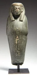 Ushabti-figur for præsten Ra-s-hetep-ib, Middle Kingdom, ca. 1950 f.Kr. (gråvægt)