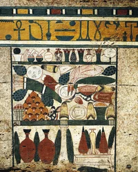 Pudset, malet træpaneldetalje med bunke af begravelsesoffer, fra Sarcophagus of Ibi