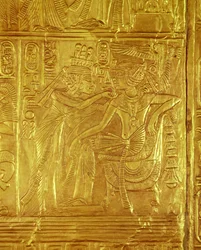 Detalje fra den gyldne helligdom, fra Tutankhamons grav (ca. 1370-1352 f.Kr.) New Kingdom (træ overlejret med gesso dækket med guldplade)