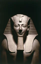 Egypten, detalje af statue af Thutmose III (før 1479 - omkring 1425 f.Kr.), 18. dynasti, fra Amons tempel i Karnak i Luxor, basalt
