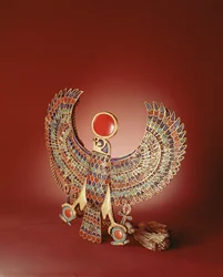 Falcon pectoral, fra Tutankhamons grav, New Kingdom (guld indlagt med lapis lazuli, turkis, karneol og glas)
