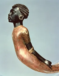 Figur af en afrikansk mand fra enden af en ceremoniel stok, fra Tutankhamons grav (ca. 1370-52 f.Kr.) New Kingdom (træ og ibenholt) (se også 149479)