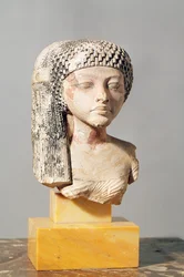 Leder af en prinsesse fra familien Akhenaten, New Kingdom (malet kalksten) (se også 107940, 116813, 370210)