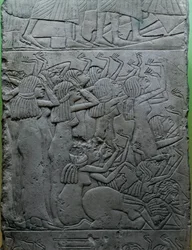 Bemalet kalkstensrelief, der skildrer begravelsessorg over farao, fra kong Horemhebs grav