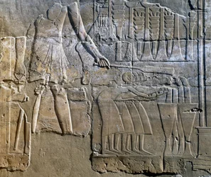 Præst, der overvåger kvindernes arbejde, vægrelief, kolonnade i Amun-templet (Unescos verdensarvsliste)