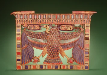 Pylon pectoral dekoreret med gribben fra Øvre Egypten, fra Tutankhamons grav (ca. 1370-52 f.Kr.) New Kingdom (guld cloisonne indlagt med glaspasta)