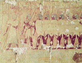 Relief, der forestiller soldater sendt af dronning Hatshepsut på en ekspedition til Land of Punt for at bringe ingredienser tilbage til brug i tempelritualer, fra Hatshepsuts mortuary-templet, ca. 1503-1482 f.Kr., New
