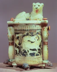 Uguent krukke med en figur af en konge som en løve, fra Tutankhamons grav (ca. 1370-52 f.Kr.) New Kingdom (malet alabast) (se også 391016)