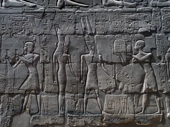 Scener med ofringer til guder, relief, indvendige vægge i den store hypostylehal, Karnak-tempelkomplekset (Unescos verdensarvsliste)