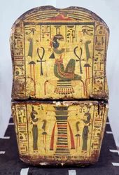 Slutbillede af kisten til mumien af Nesyamun, muligvis fundet i Deir El-Bahri, New Kingdom, ca. 1100 f.Kr. (malet træ)