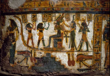 Egyptisk kunst: Osiris modtager hyldest fra fire guddomme: Thot, Maat, Heka (Heqat eller Heqa) og Harsiesi. En af guderne holder livets nøgle i form af et ankh-kors. Nedenfor ses to fremstillinger af udjat-øjet (Horus