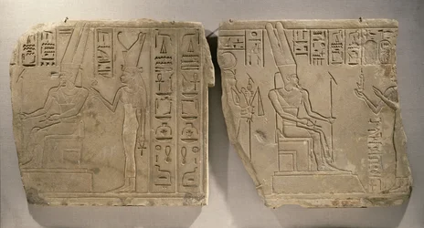 Amun-Re og Mut, fra Karnak, Theben, sen periode (sandsten)