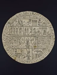 Amuletisk disk (hypocephalus) lavet til Tasheritenkhonsu, ca. 664-525 f.Kr. (linned og gips)