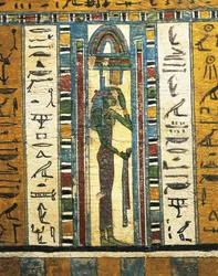 Pudset og malet træpanel, der forestiller gudinden Isis, fra Sarcophagus of Usai, Theben