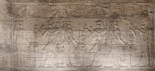 Relieffer i den indre helligdom, Philae-templet, Aswan, Egypten