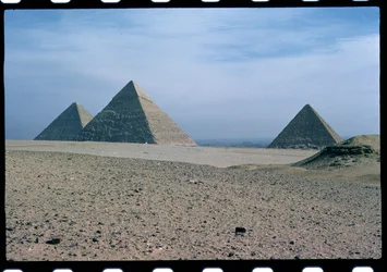 Udsigt over Khufus, Khafres og Menkaures pyramider, Det Gamle Rige