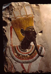 Egyptisk antikvitet: detalje af et maleri på kalksten, der forestiller frugtbarhedsguden Amon Min (Amon-Min). Luxor, egyptisk kunstmuseum