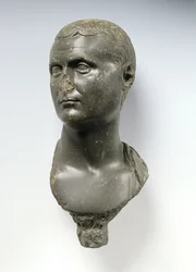 Buste af en romersk adelsmand, der siges at være Mark Anthony (ca. 82-30 f.Kr.), muligvis fra Alexandria, Egypten, 50 f.Kr. - 50 e.Kr. (skifer)