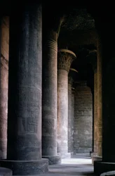 Hypostyle Hall i Khnum-templet