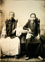 Annamitisk dreng og pige i det centrale Vietnam, ca. 1875 (albumin print)