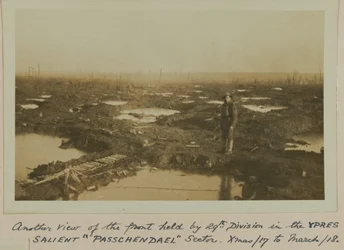 Endnu et billede af fronten holdt af 29. Division i YPRES SALIENT "PASSCHEENDAELE"-sektoren. Jul 17 til 18 marts