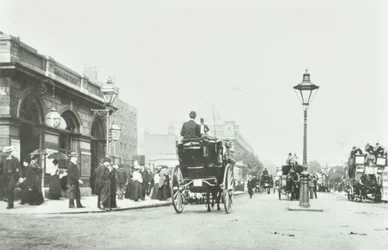 Baker Street Station, Marylebone Road, Westminster LB: kigger mod øst ved Baker Street, 1895