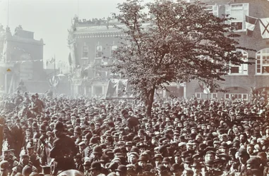 Blackwall Tunnel: folkemængder ved den ceremonielle åbning, 1897